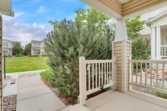 Building Photo - Bright & Spacious 3-Bed Townhome Just 15 M...