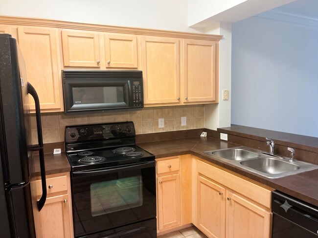 Foto del edificio - 12837 Madison Pointe Cir