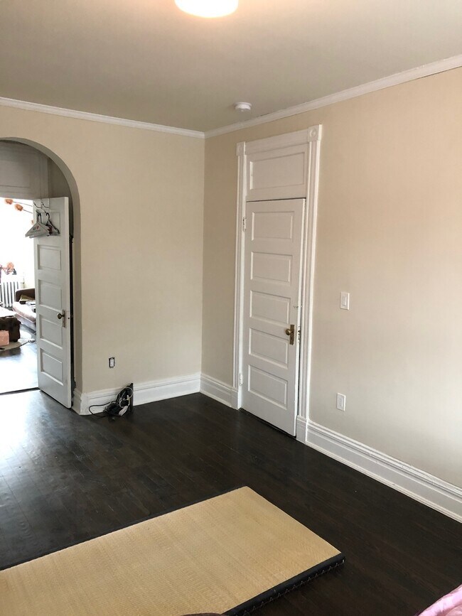 Building Photo - Amazing Dupont Find
