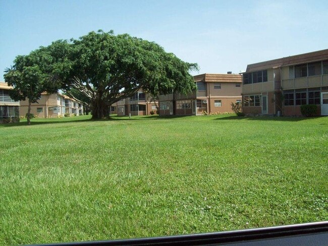 Building Photo - 347 Flanders Dr