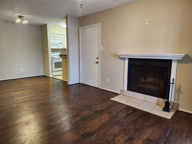 Building Photo - 7600 Emmett F Lowry Expy
