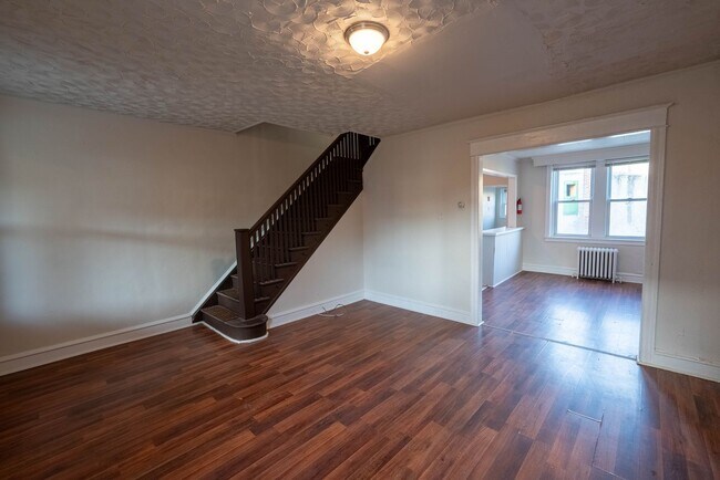 Foto del edificio - Showing now!