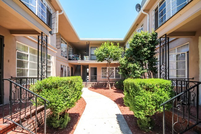 970 N Serrano Ave, Los Angeles, CA 90029 Apartments Los