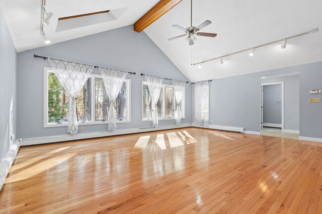 Building Photo - 77 Colonial Rd