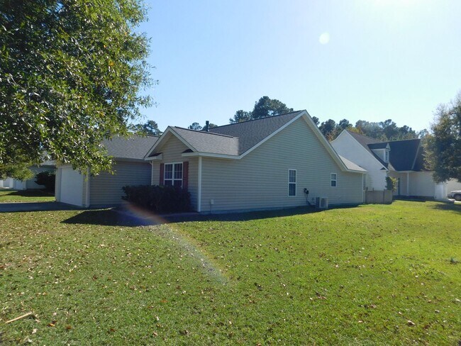 Building Photo - 205 Sellhorn Blvd