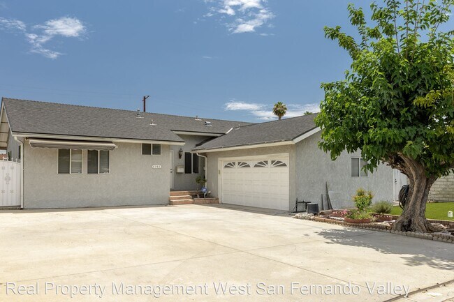 Building Photo - 4 br, 2 bath House - 8366 Tampa Ave