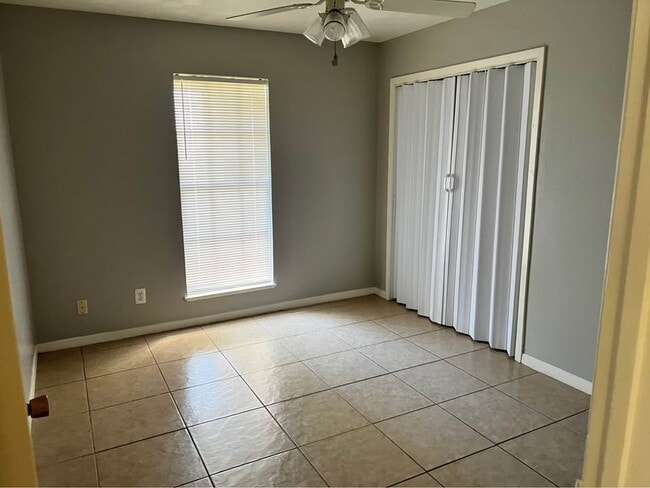 Building Photo - 8672 Cloverdale