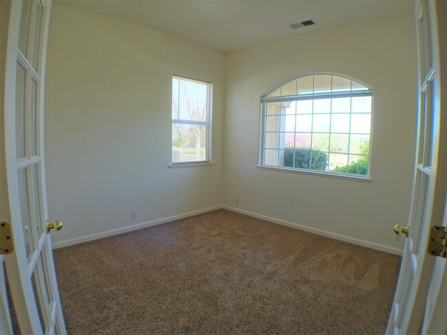 Foto del edificio - 1854 Bedford Dr