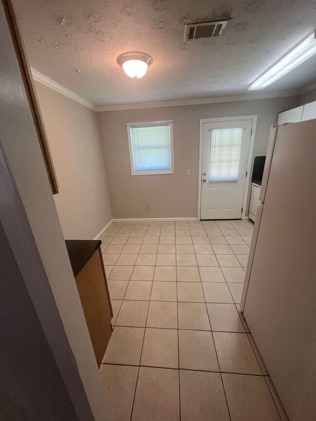 Foto del edificio - NOW READY in Sugar Hill! 2 bedroom 1 bath ranch duplex!