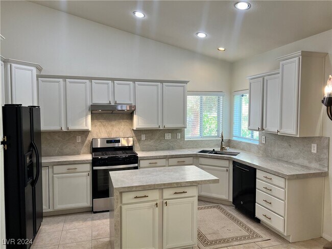 Building Photo - 11736 Hugana Pl