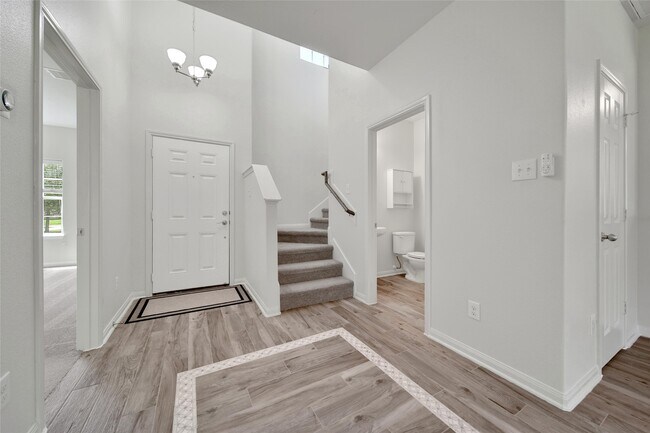 Foto del edificio - 305 Crooked Pine Court