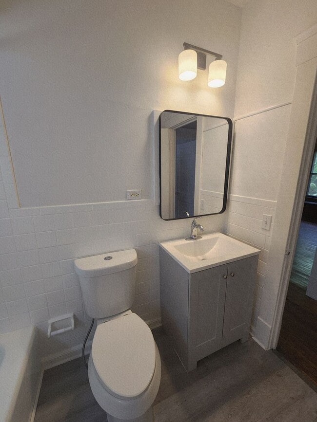 Foto del edificio - 126th,E.2681