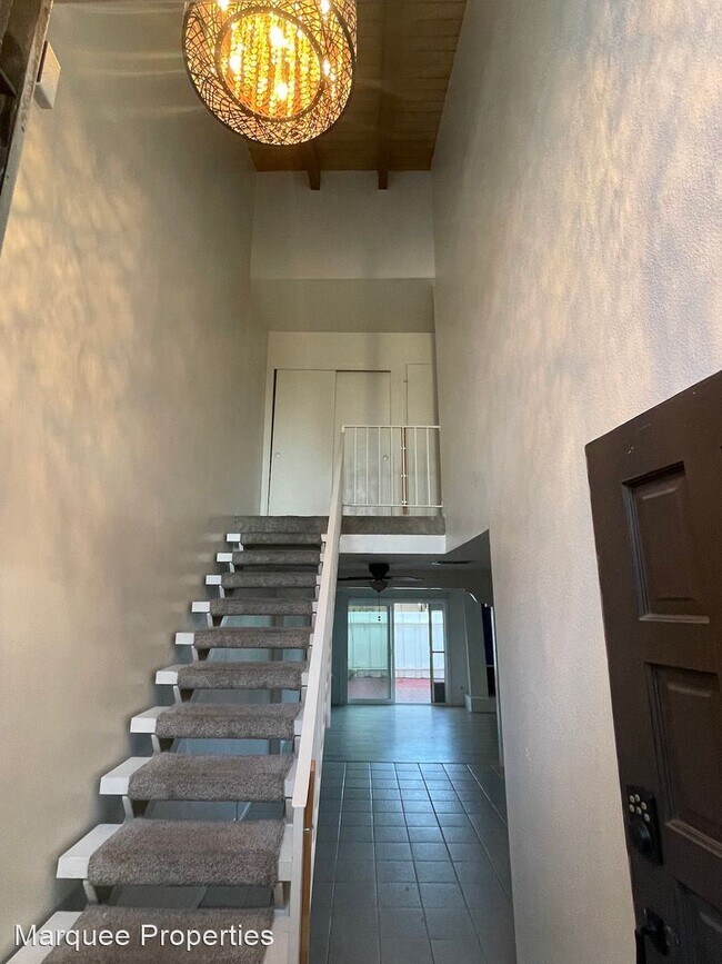 Building Photo - 3 br, 2 bath House - 3245 Loma Riviera Drive