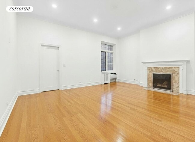 Building Photo - 59 E 75th St