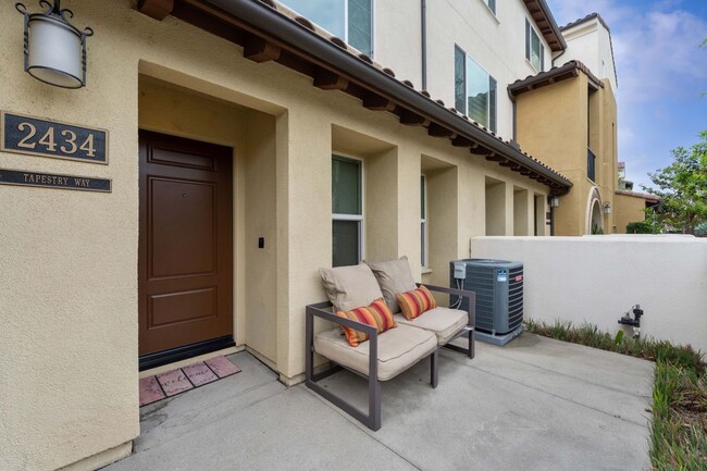 Building Photo - 2434s Tapestry Wy