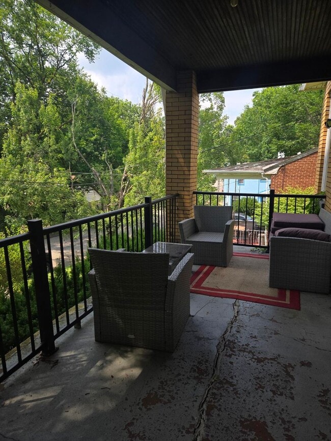 Building Photo - 2-bedroom 1st floor apartment for rent in ...