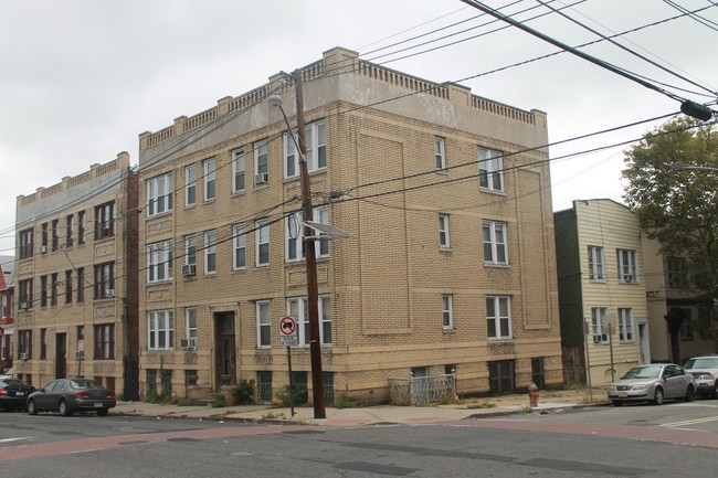 Foto del edificio - 70 Arlington Ave