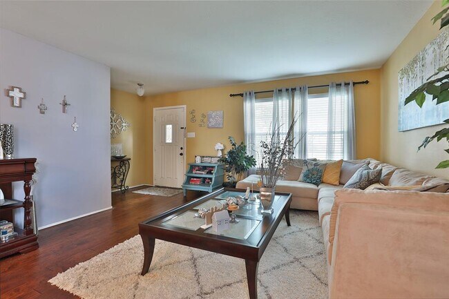 Building Photo - 21711 Cascade Hollow Ln