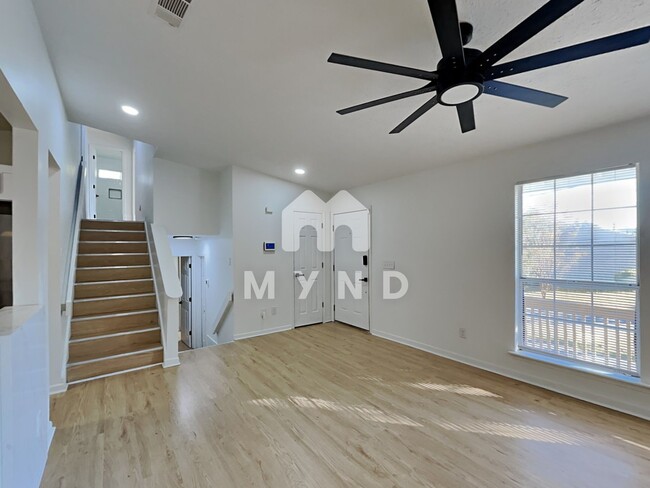 Building Photo - 259 Tarragon Way SW