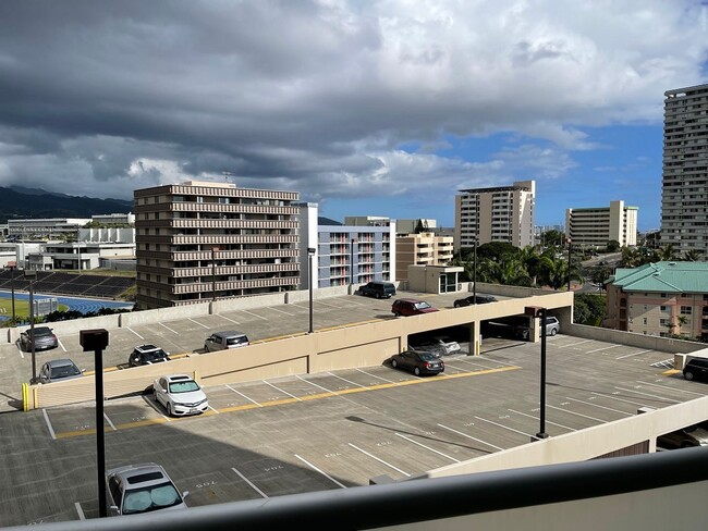 Foto del edificio - 1 bedroom with 2 parking stalls