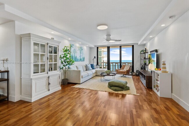 Building Photo - 1111 Crandon Blvd