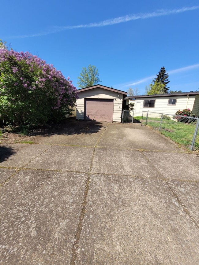 Foto del edificio - 3Bd, 2BA in Desirable North Gilham Area!