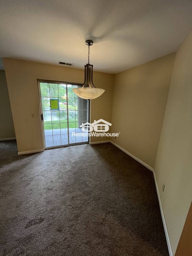 Building Photo - Beautiful Condo in a Beautiful Community