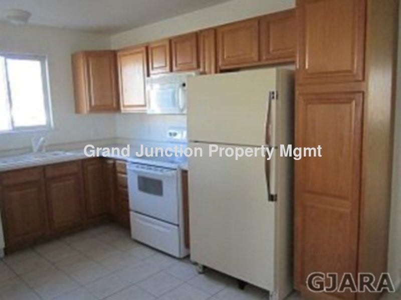 Building Photo - MUST SEE 3 Bed 2 bath