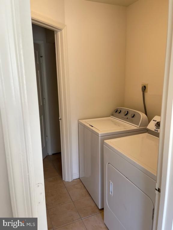 Building Photo - 5516 Sully Lake Dr