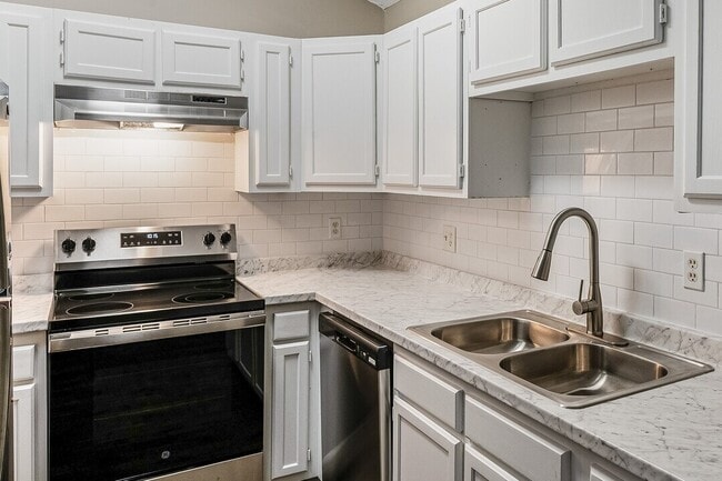 Building Photo - Jamestown Landing Apartments