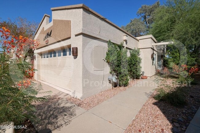 Building Photo - 8740 N Johnny Miller Dr