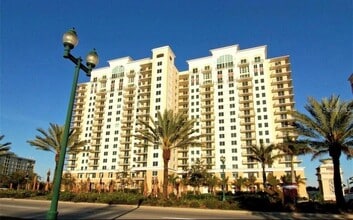 Building Photo - 800 N Tamiami Trl