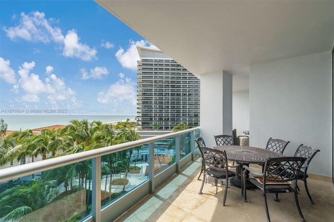 Foto del edificio - 5959 Collins Ave
