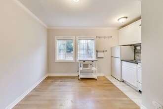 Building Photo - 22 Yosemite Ave