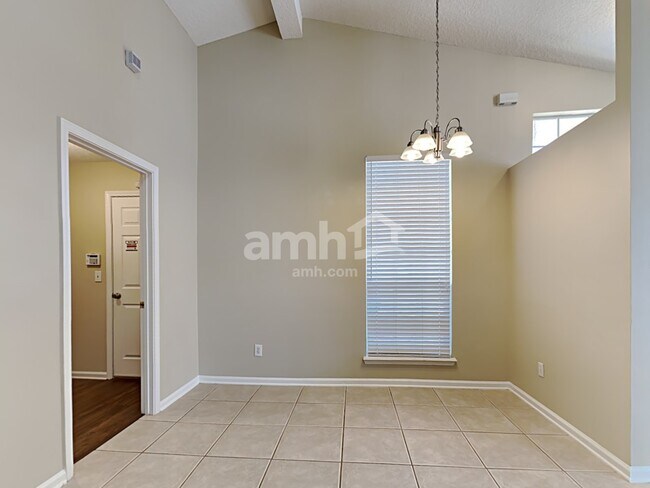Foto del edificio - 386 Stonehurst Parkway
