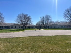 Building Photo - 745 Streeter Dr