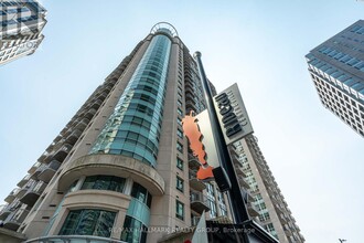 Building Photo - 234-1234 Rideau St