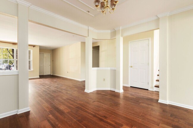 Foto del edificio - 209 Leeds Ct
