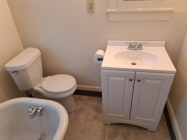 Bathroom - 3059 Grove Pl SW