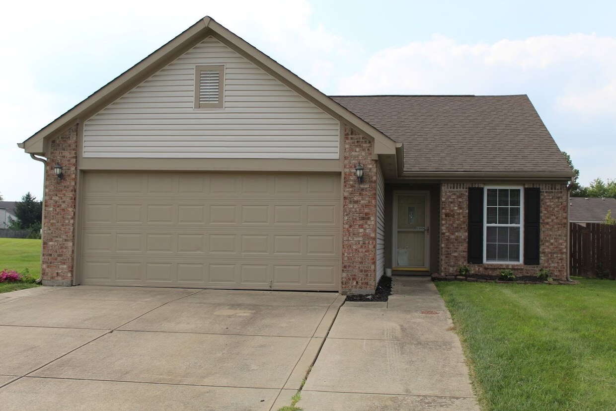Foto principal - Immaculate 3 Bedroom Ranch in Avon!