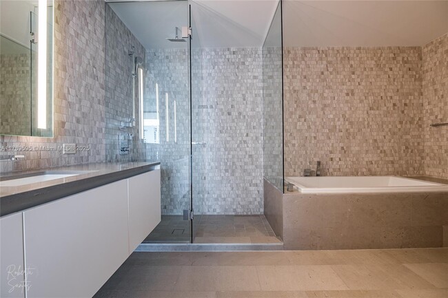 Foto del edificio - 88 SW 7th St