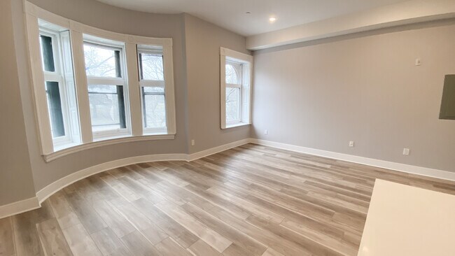 Building Photo - 4262 Parkside Ave