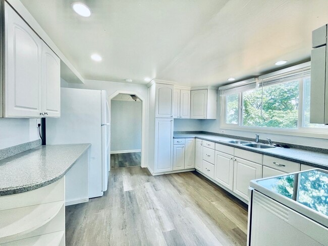 Photo - 1403 S 99th St House