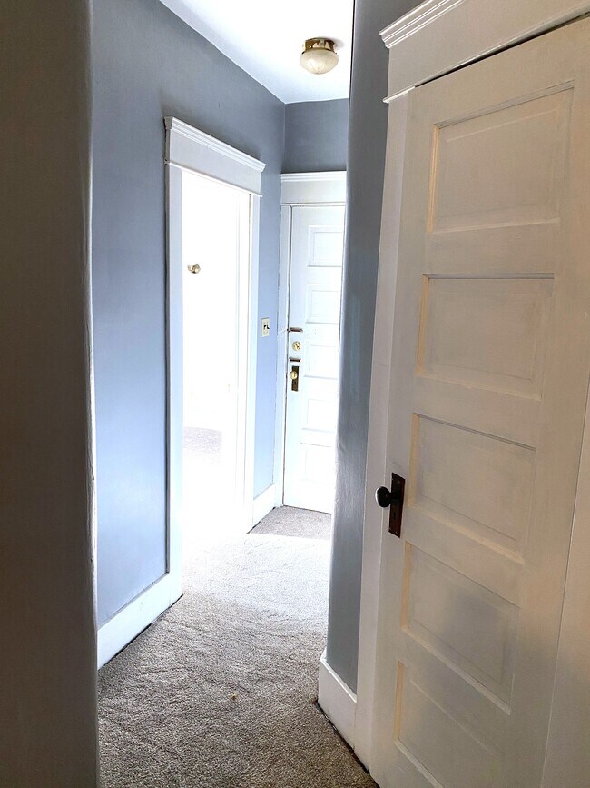 Foto del edificio - 916 W 9th St