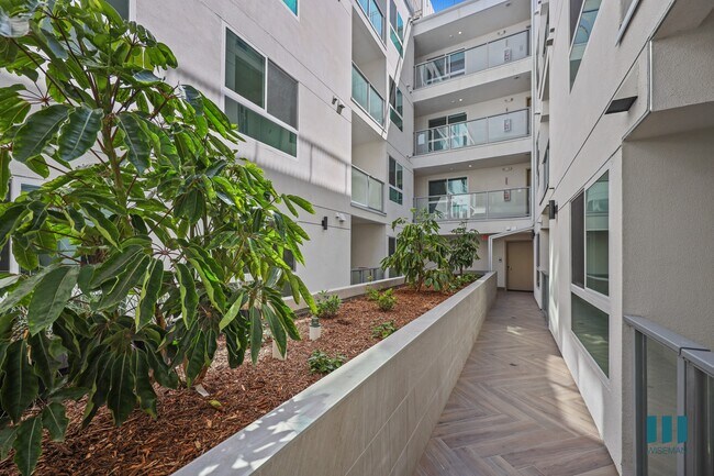 Patio interior - Venice Wave by Wiseman
