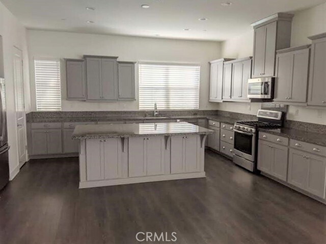 Foto del edificio - 15940 Ellington Wy