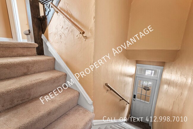 Foto del edificio - 448 Ruxton St