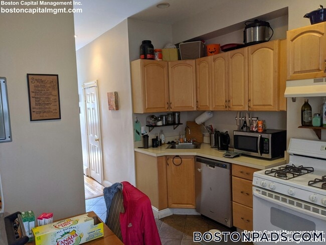 Building Photo - 18 Portsmouth St