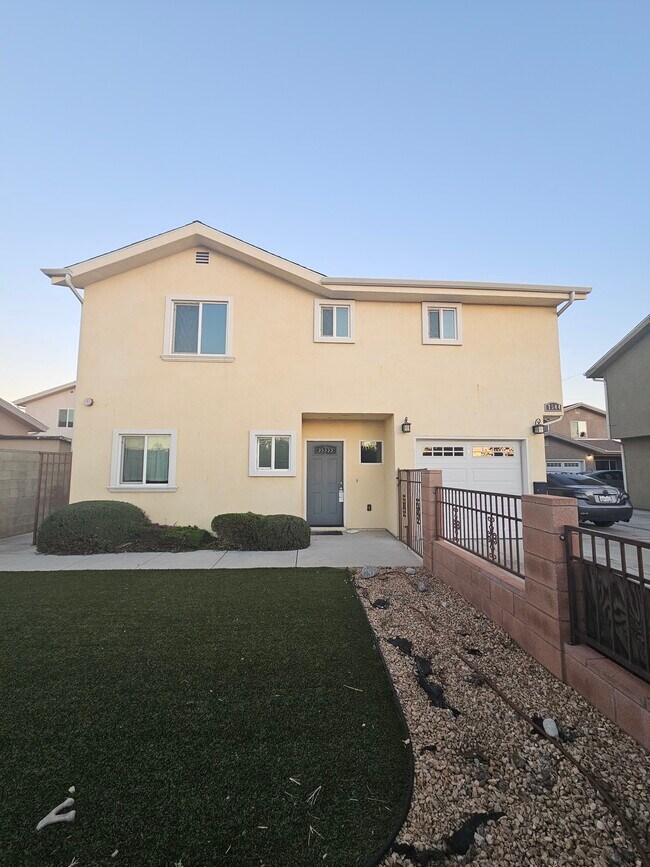 Foto del edificio - 7544 Denny Ave