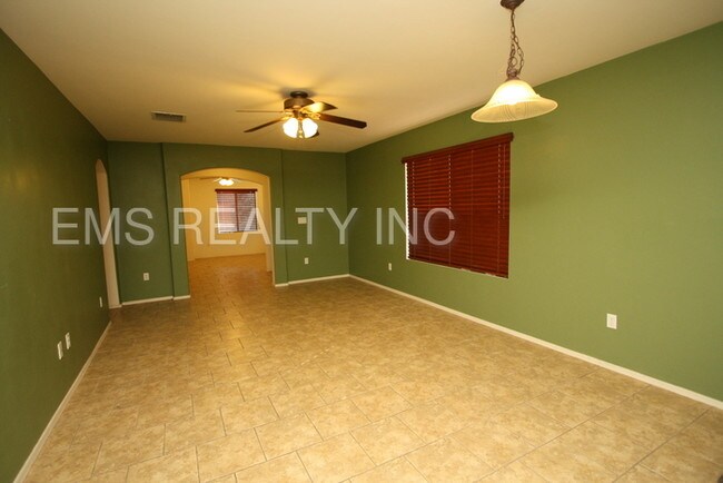 Building Photo - 11889 W Heyburn Dr